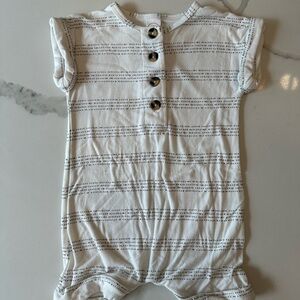 Lou Lou & Company White and Black Dotted Stripe Romper 6-12m